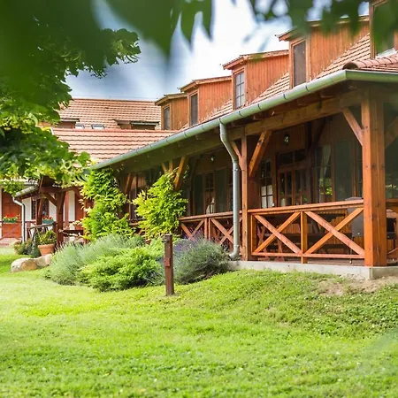 Matild Country Немесвита